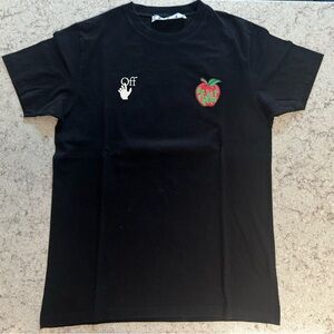 OFF-WHITE
Apple Over Tee